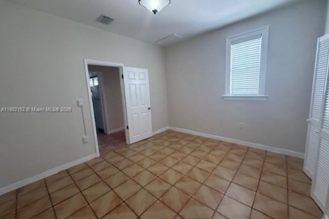 Villa ou maison à louer à Miami, Floride: 2 chambres, 116.13 m2 № 1858766 - photo 21