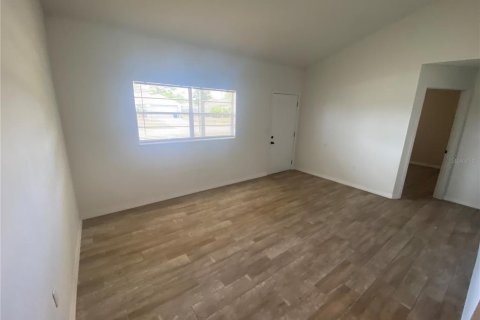 House in Spring Hill, Florida 2 bedrooms, 72.46 sq.m. № 1744102 - photo 6