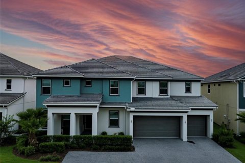 House in Kissimmee, Florida 15 bedrooms, 592.16 sq.m. № 1747761 - photo 1