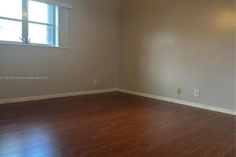 Appartement à louer à Hollywood, Floride: 2 chambres, 105.07 m2 № 1975719 - photo 14