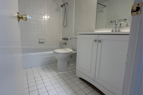 Appartement à louer à Hollywood, Floride: 2 chambres, 105.07 m2 № 1975719 - photo 13