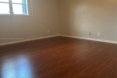 Appartement à louer à Hollywood, Floride: 2 chambres, 105.07 m2 № 1975719 - photo 11