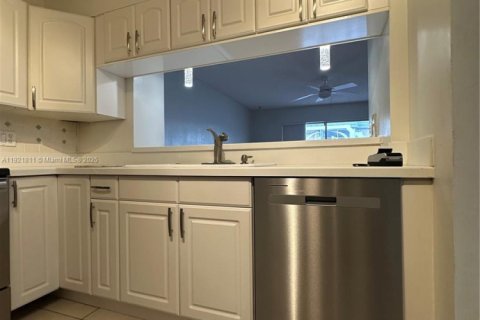 Appartement à louer à Hollywood, Floride: 2 chambres, 105.07 m2 № 1975719 - photo 4