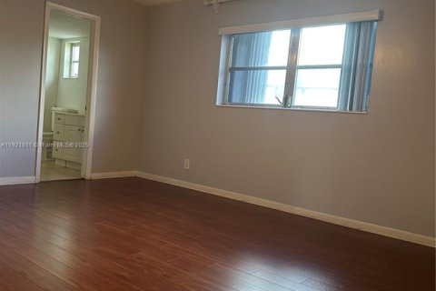 Appartement à louer à Hollywood, Floride: 2 chambres, 105.07 m2 № 1975719 - photo 15