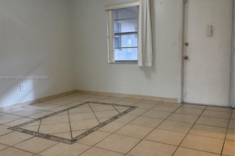 Appartement à louer à Hollywood, Floride: 2 chambres, 105.07 m2 № 1975719 - photo 7