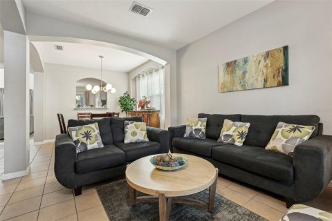 House in Davenport, Florida 6 bedrooms, 266.16 sq.m. № 1508770 - photo 8