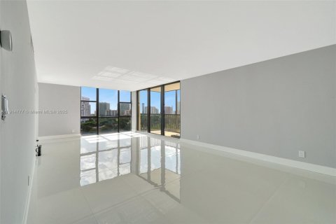 Condo in Aventura, Florida, 2 bedrooms № 1971360 - photo 4