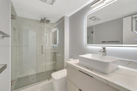 Condo in Aventura, Florida, 2 bedrooms № 1971360 - photo 15