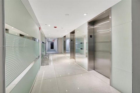 Condo in Aventura, Florida, 2 bedrooms № 1971360 - photo 16