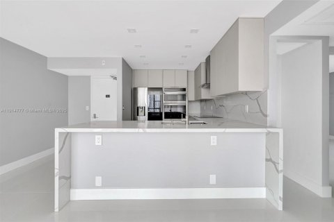 Condo in Aventura, Florida, 2 bedrooms № 1971360 - photo 3