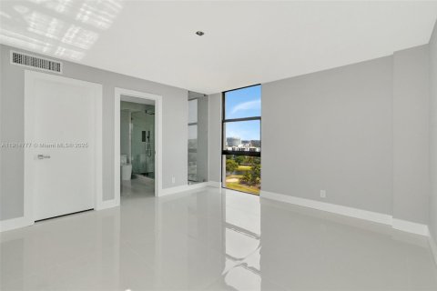 Condo in Aventura, Florida, 2 bedrooms № 1971360 - photo 8