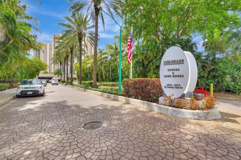 Condo in Aventura, Florida, 2 bedrooms № 1971360 - photo 21