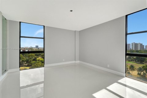 Condo in Aventura, Florida, 2 bedrooms № 1971360 - photo 7