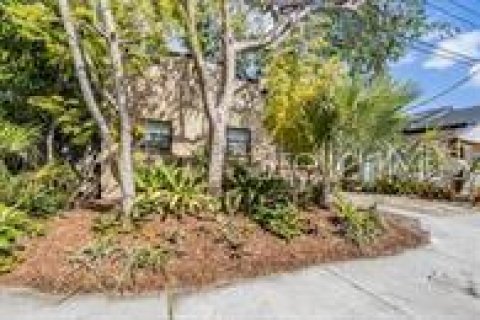 House in Tampa, Florida 3 bedrooms, 121.61 sq.m. № 2239491 - photo 15