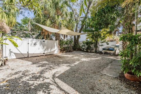 House in Tampa, Florida 3 bedrooms, 121.61 sq.m. № 2239491 - photo 10