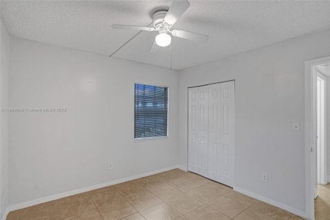 Condo in Miami, Florida, 2 bedrooms  № 1978148 - photo 7