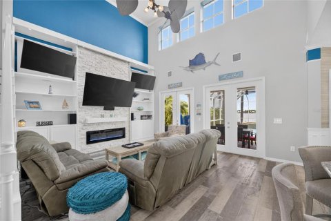 Casa en venta en Apollo Beach, Florida, 4 dormitorios, 332.68 m2 № 2150351 - foto 16