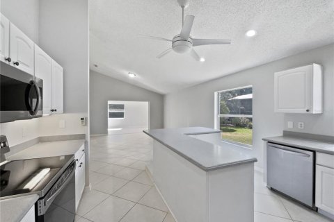 House in Leesburg, Florida 3 bedrooms, 303.51 sq.m. № 1644179 - photo 6