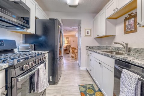Copropriété à louer à Saint Petersburg, Floride: 1 chambre, 73.39 m2 № 2204210 - photo 15