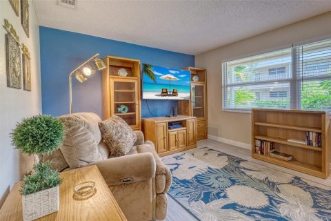 Copropriété à louer à Saint Petersburg, Floride: 1 chambre, 73.39 m2 № 2204210 - photo 3