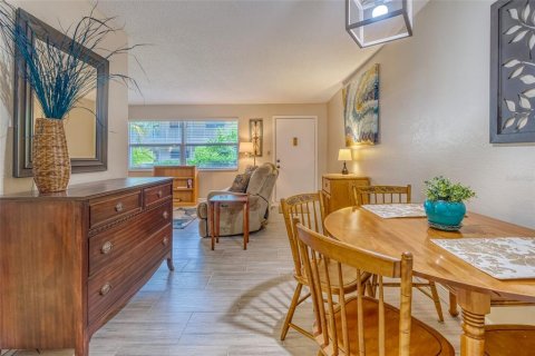 Copropriété à louer à Saint Petersburg, Floride: 1 chambre, 73.39 m2 № 2204210 - photo 10