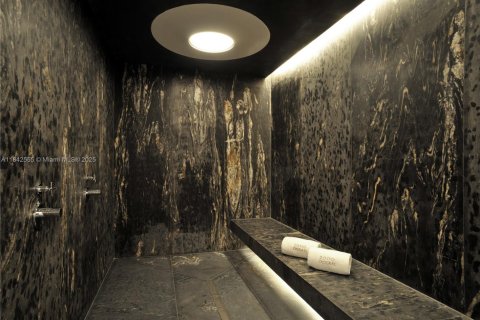 Купить кондоминиум в Халландейл-Бич, Флорида 3 спальни, 270.62м2, № 1939809 - фото 11