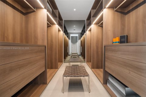 Купить кондоминиум в Халландейл-Бич, Флорида 3 спальни, 270.62м2, № 1939809 - фото 5