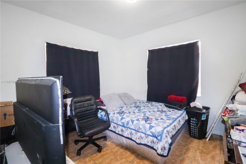 Propiedad comercial en venta en Miami, Florida, 207.26 m2 № 2053192 - foto 9