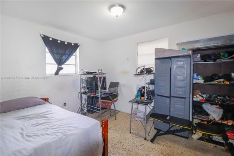 Propiedad comercial en venta en Miami, Florida, 207.26 m2 № 2053192 - foto 19