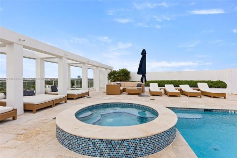 Купить кондоминиум в Бей-Харбор-Айлендс, Флорида 4 спальни, 253.44м2, № 1969697 - фото 13