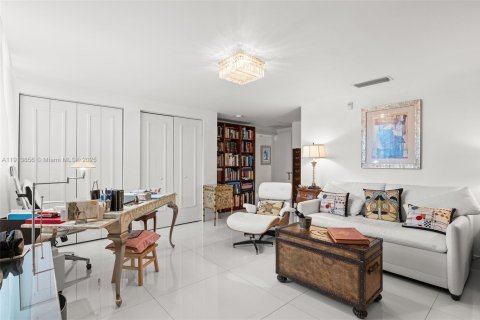 Купить кондоминиум в Бей-Харбор-Айлендс, Флорида 4 спальни, 253.44м2, № 1969697 - фото 27