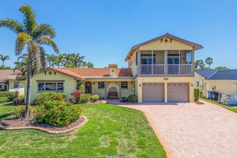 House in Saint Petersburg, Florida 4 bedrooms, 256.5 sq.m. № 2367354