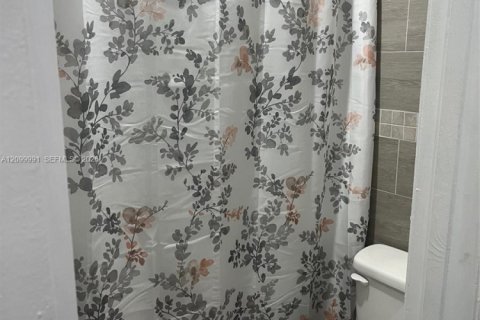 Touwnhouse à louer à Hialeah, Floride: 3 chambres, 101.54 m2 № 2397940 - photo 15