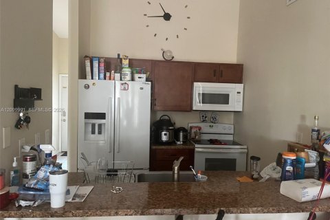 Touwnhouse à louer à Hialeah, Floride: 3 chambres, 101.54 m2 № 2397940 - photo 10