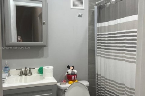 Touwnhouse à louer à Hialeah, Floride: 3 chambres, 101.54 m2 № 2397940 - photo 6