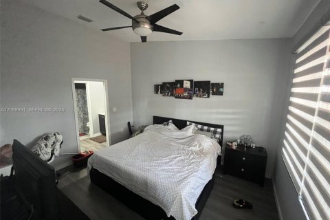 Touwnhouse à louer à Hialeah, Floride: 3 chambres, 101.54 m2 № 2397940 - photo 16
