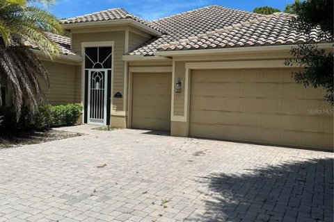 House in Vero Beach, Florida 3 bedrooms, 205.87 sq.m. № 1885545 - photo 1