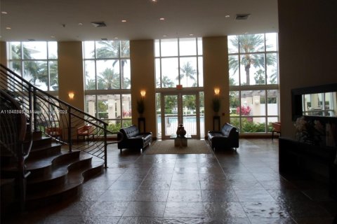 Condo in Hallandale Beach, Florida, 2 bedrooms  № 1865658 - photo 27