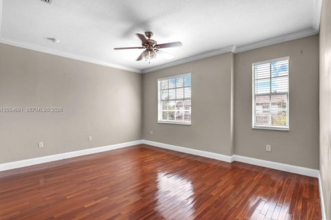 Townhouse in Miramar, Florida 3 bedrooms, 157.93 sq.m. № 2069047 - photo 11