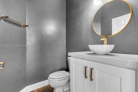 Townhouse in Miramar, Florida 3 bedrooms, 157.93 sq.m. № 2069047 - photo 10