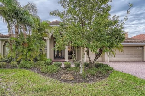 House in Bradenton, Florida 4 bedrooms, 278.34 sq.m. № 1648425 - photo 1