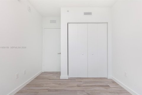Снять в аренду кондоминиум в Майами, Флорида 3 спальни, 119.01м2, № 2153609 - фото 9