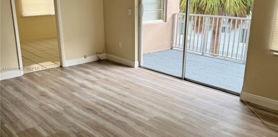 Квартира в Бей-Харбор-Айлендс, Флорида 2 спальни, 88.26м2 № 2002311