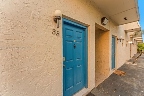 Copropriété à vendre à Palmetto Bay, Floride: 2 chambres, 123.56 m2 № 2009621 - photo 2