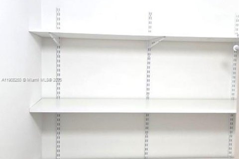 Condominio en alquiler en Aventura, Florida, 2 dormitorios, 122.82 m2 № 2013134 - foto 21