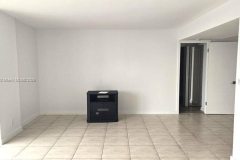 Condominio en alquiler en Aventura, Florida, 2 dormitorios, 122.82 m2 № 2013134 - foto 14