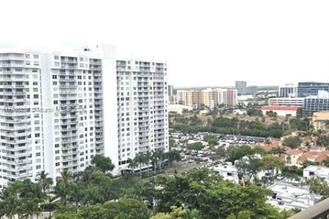 Condominio en alquiler en Aventura, Florida, 2 dormitorios, 122.82 m2 № 2013134 - foto 2