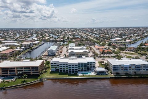 Copropriété à vendre à Punta Gorda, Floride: 3 chambres, 204.38 m2 № 2093731 - photo 11