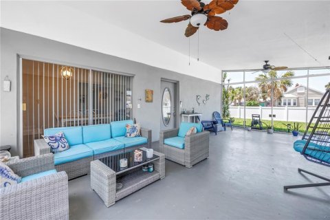 House in Saint Pete Beach, Florida 3 bedrooms, 128.21 sq.m. № 1831289 - photo 4