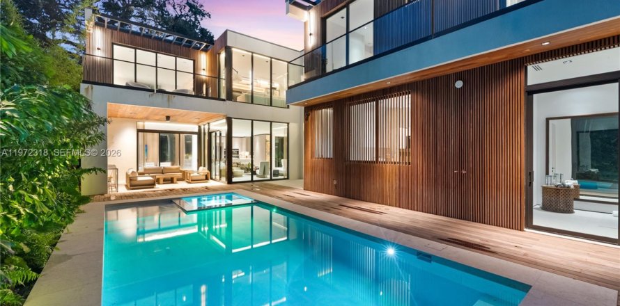 Дом в Майами, Флорида 7 спален, 593.92м2 № 2036413